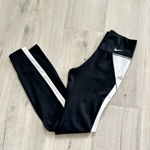 Nike Women’s Black and White Athletic Leggings